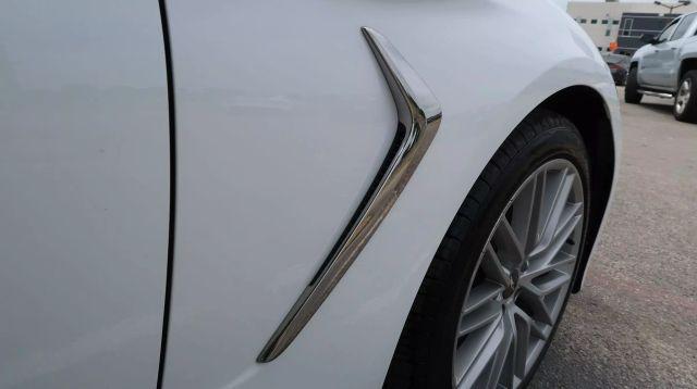 Photo of 2020 White Genesis G70