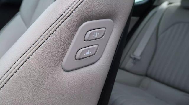 Photo of 2020 White Genesis G70