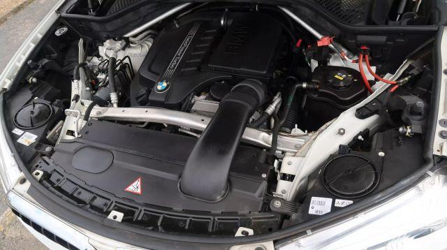 Photo of 2015 White BMW X5