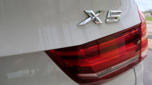 Photo of 2015 White BMW X5