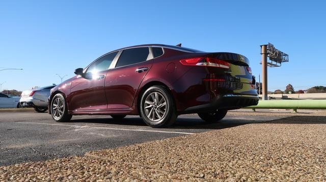 Photo of 2020 Burgundy Kia Optima