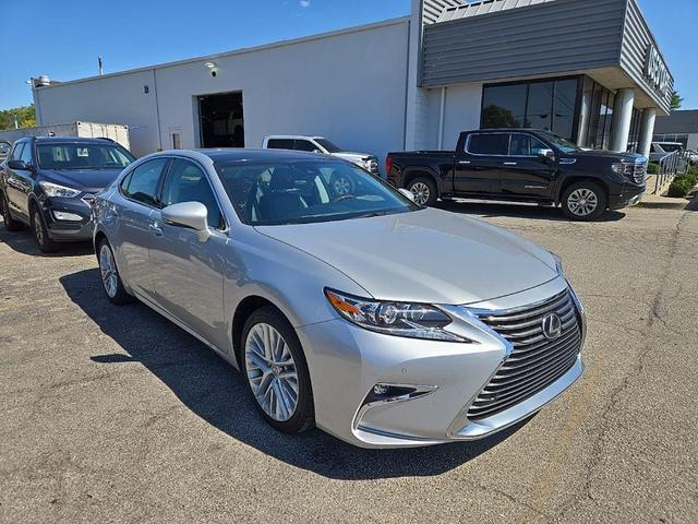 Photo of 2018 Silver Lining Metallic Lexus ES 350