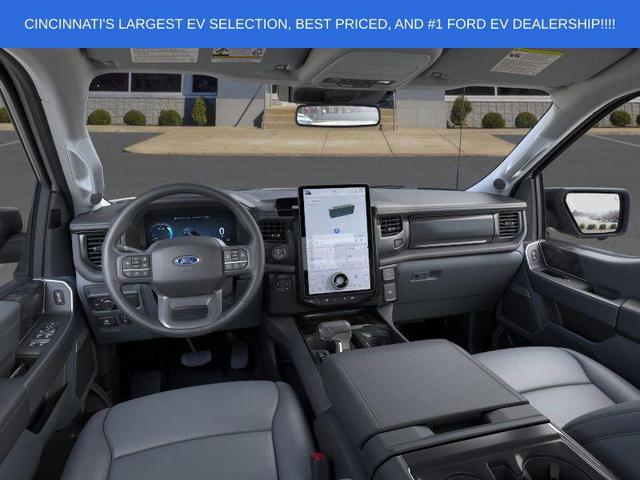Photo of 2025 Oxford White Ford F-150 Lightning