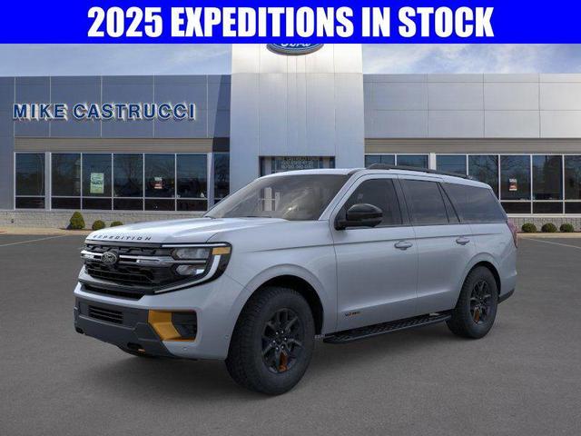 Photo of 2025 Glacier Gray Metallic TriCoat Ford Expedition