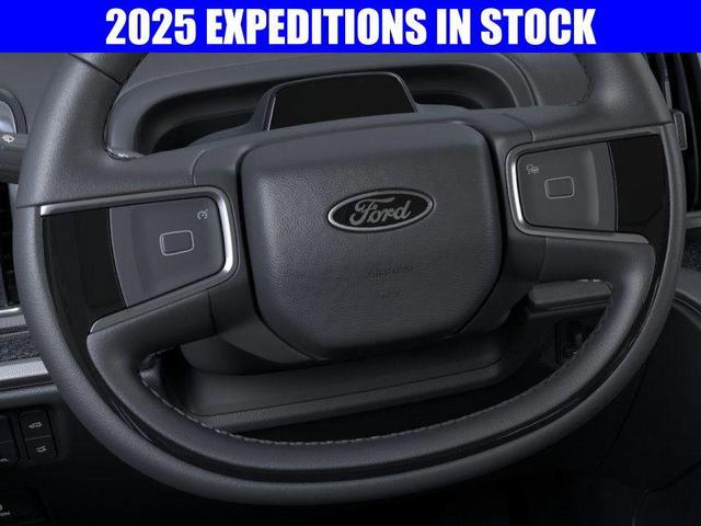 Photo of 2025 Glacier Gray Metallic TriCoat Ford Expedition