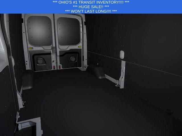 Photo of 2025 Oxford White Ford Transit-250