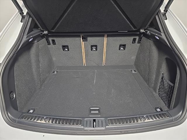 Photo of 2025 White Porsche Macan
