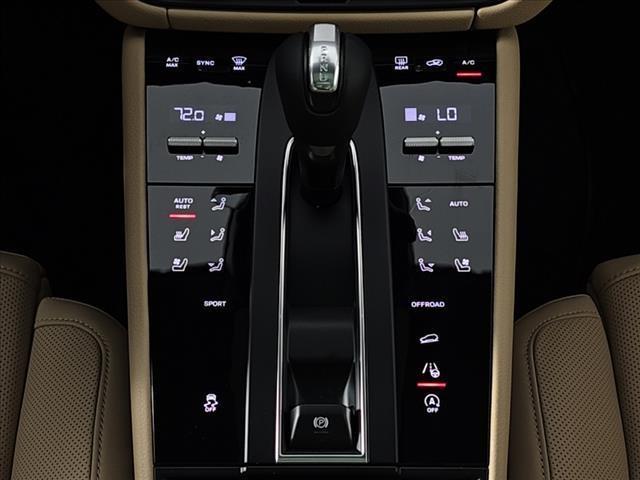 Photo of 2025 White Porsche Macan