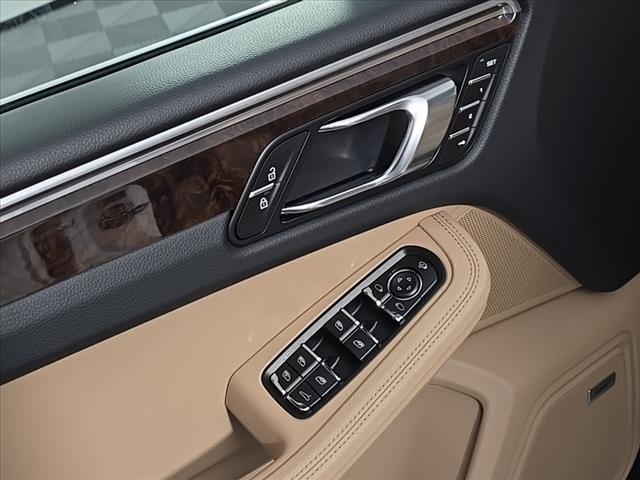 Photo of 2025 White Porsche Macan