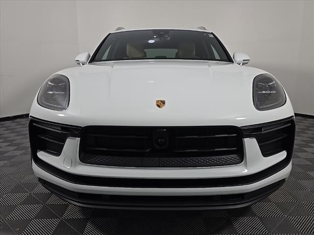 Photo of 2025 White Porsche Macan
