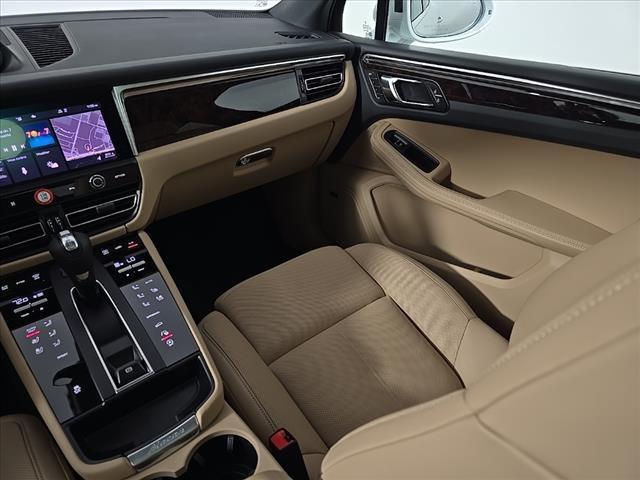 Photo of 2025 White Porsche Macan