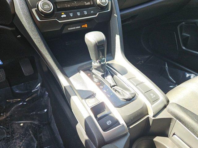 Photo of 2021 White Honda Civic
