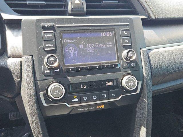 Photo of 2021 White Honda Civic