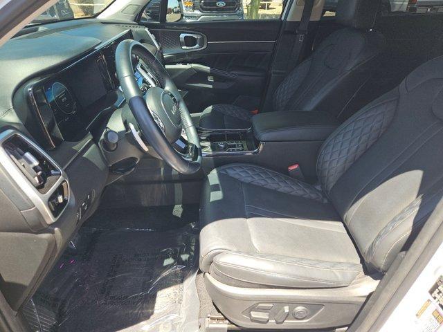 Photo of 2022 Glacial White Pearl Kia Sorento