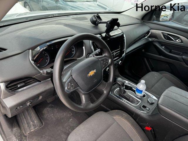 Photo of 2021 Silver Ice Metallic Chevrolet Traverse