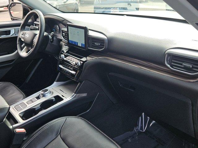 Photo of 2023 Silver Metallic Ford Explorer