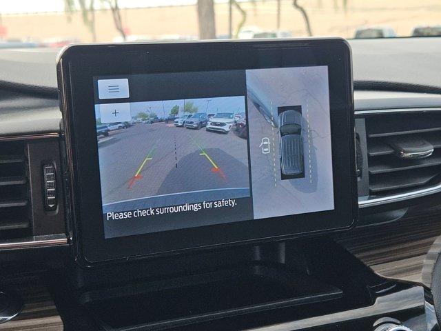 Photo of 2023 Silver Metallic Ford Explorer