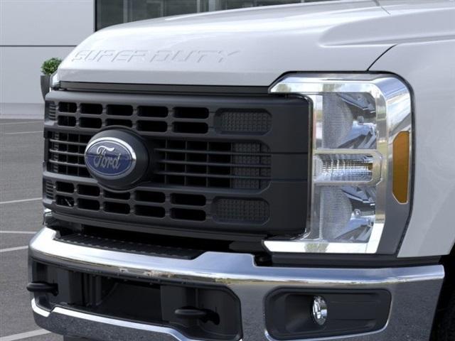 Photo of 2025 Oxford White Ford F-250