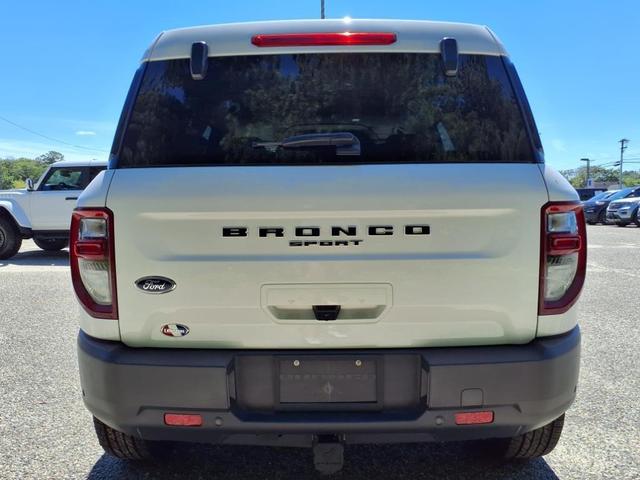 Photo of 2022 Oxford White Ford Bronco Sport