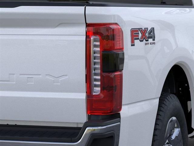 Photo of 2025 White Metallic Ford F-250
