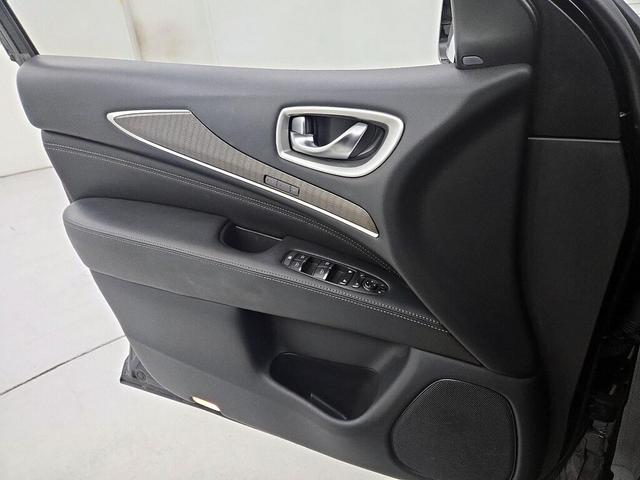 Photo of 2019 Black INFINITI QX60