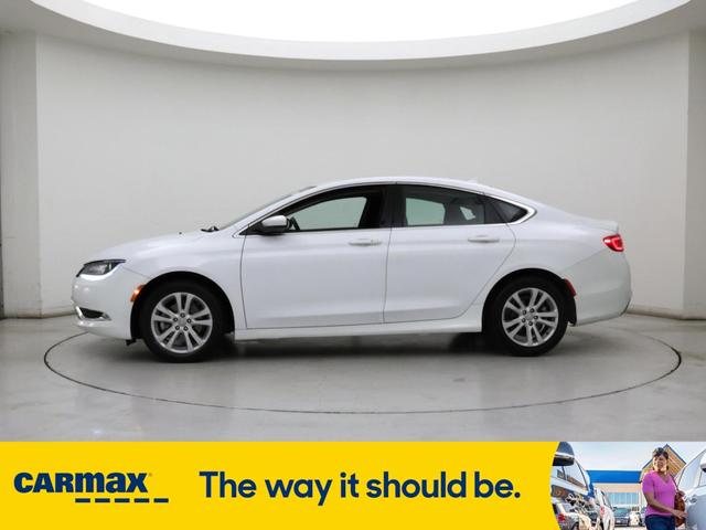 Photo of 2016 White Chrysler 200