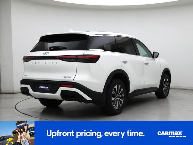 Photo of 2023 White INFINITI QX60