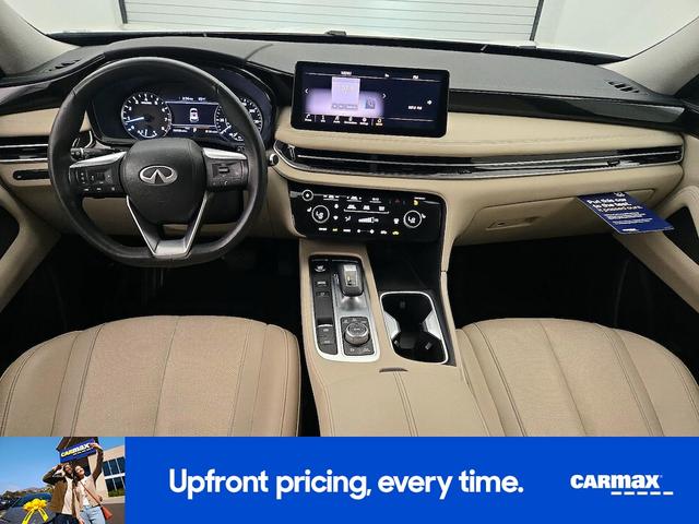 Photo of 2023 White INFINITI QX60