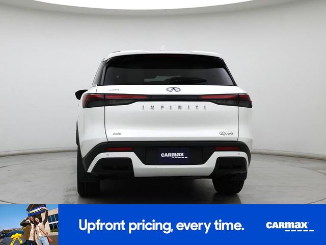 Photo of 2023 White INFINITI QX60