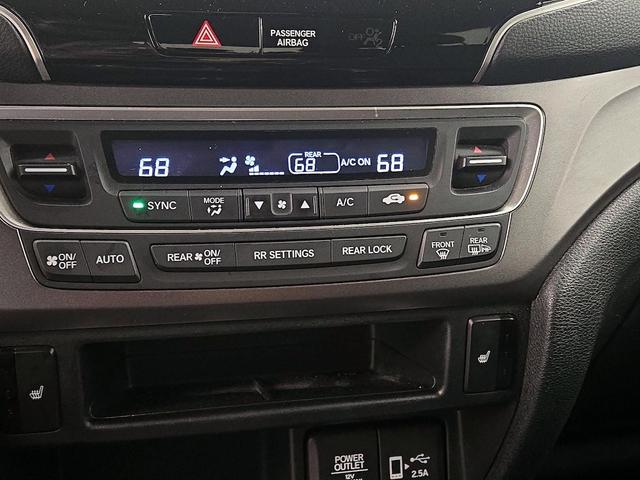 Photo of 2020 White Honda Pilot