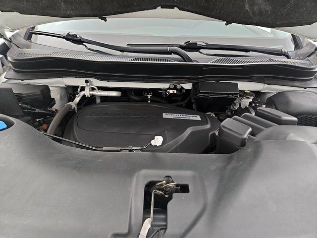 Photo of 2020 White Honda Pilot
