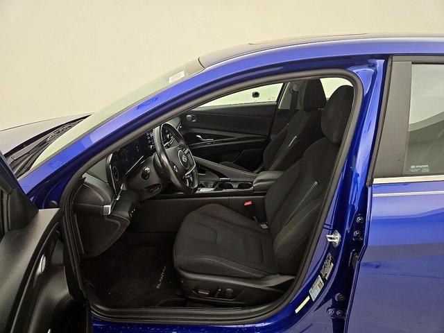 Photo of 2022 Blue Hyundai ELANTRA