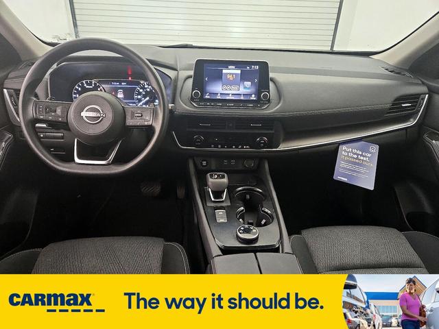 Photo of 2024 Gray Nissan Rogue