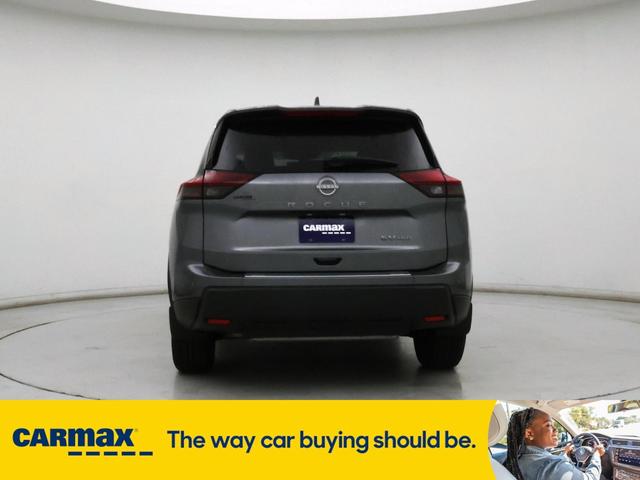 Photo of 2024 Gray Nissan Rogue