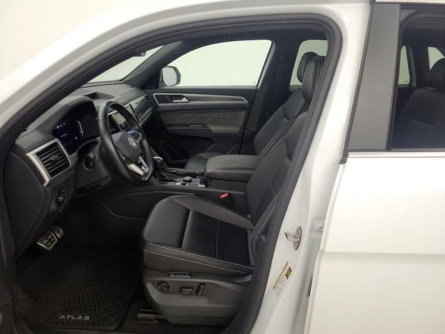 Photo of 2022 White Volkswagen Atlas Cross Sport