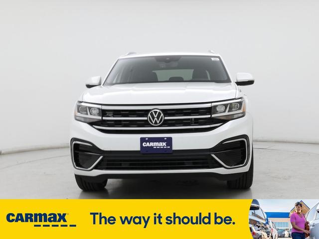 Photo of 2022 White Volkswagen Atlas Cross Sport