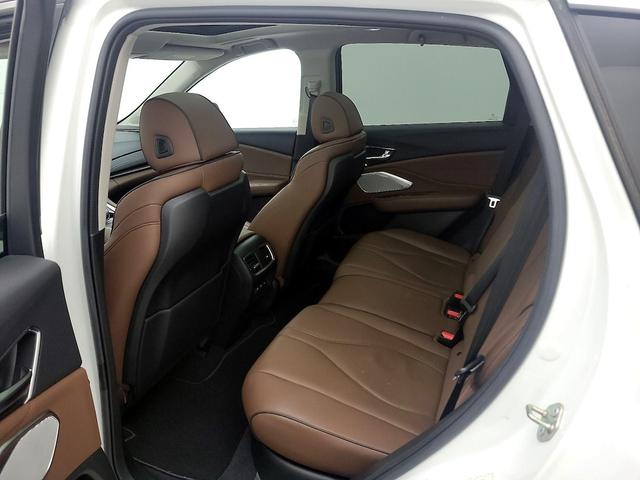 Photo of 2020 White Acura RDX