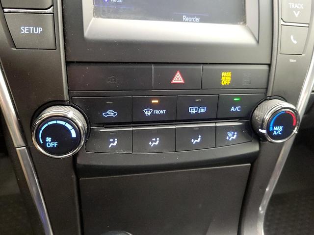 Photo of 2017 Gray Toyota Camry