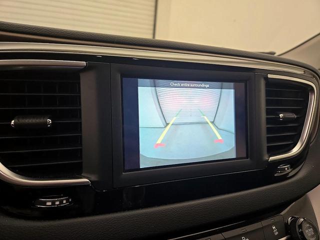 Photo of 2019 Gray Chrysler Pacifica