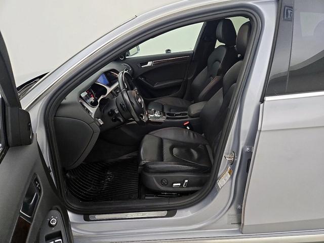 Photo of 2016 Silver Audi allroad
