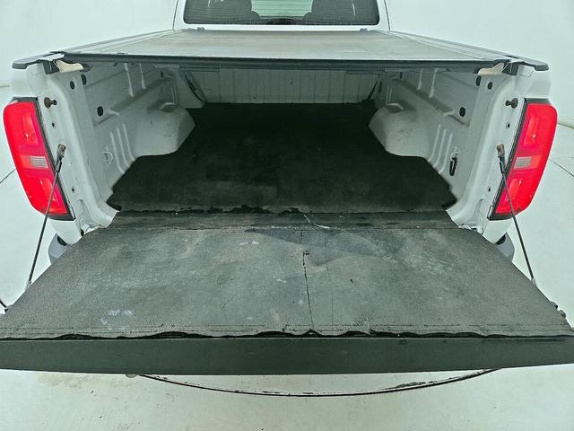 Photo of 2015 White Chevrolet Colorado