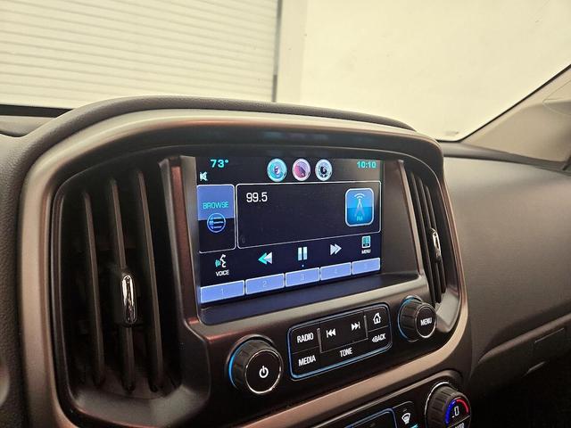 Photo of 2015 White Chevrolet Colorado