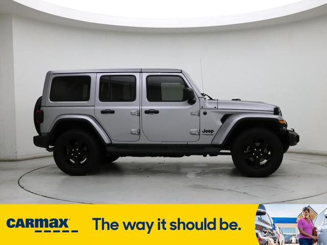 Photo of 2019 Gray Jeep Wrangler