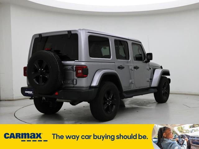 Photo of 2019 Gray Jeep Wrangler