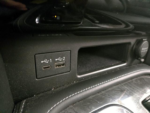 Photo of 2021 Red INFINITI QX80