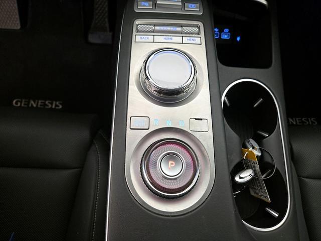 Photo of 2024 Silver Genesis GV70