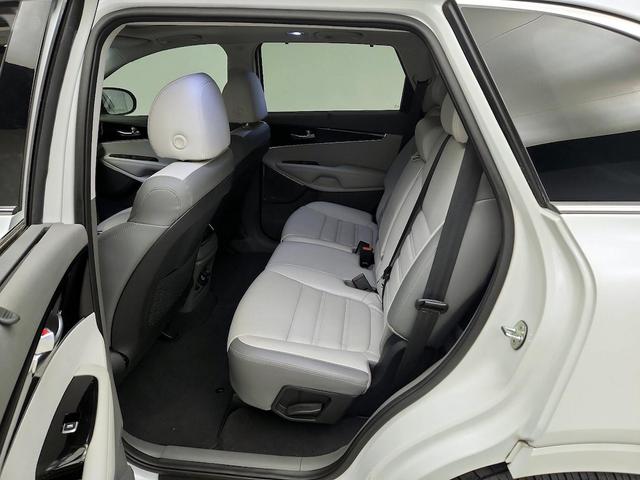 Photo of 2019 White Kia Sorento