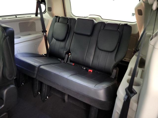 Photo of 2016 Black Chrysler Town & Country