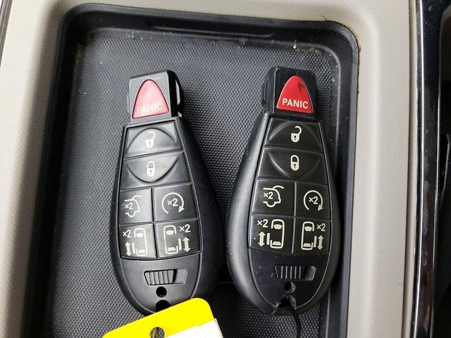 Photo of 2016 Black Chrysler Town & Country