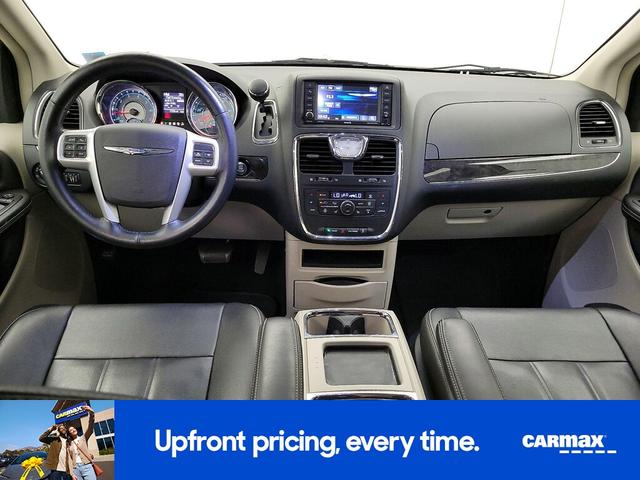Photo of 2016 Black Chrysler Town & Country